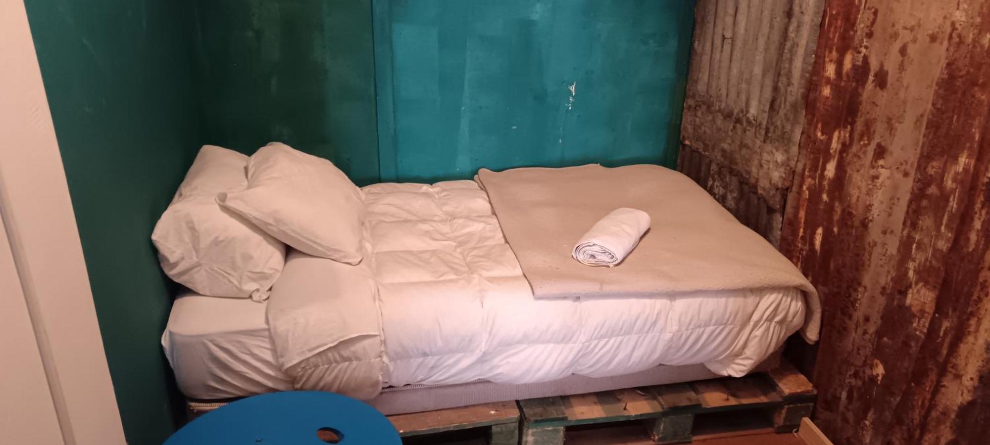 פורטו נטאלס Upcycling Hostel מראה חיצוני תמונה